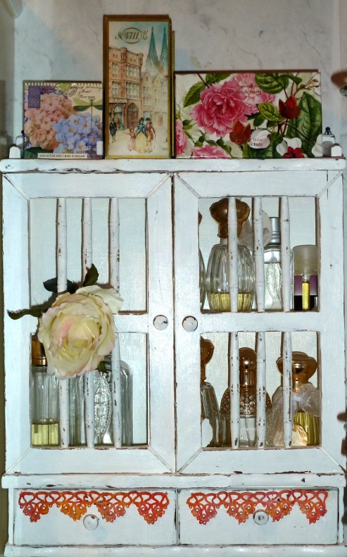 Kleine Schränkchen und Adventsschmuck – Small wall cabinets and advent decoration – creatologyblog