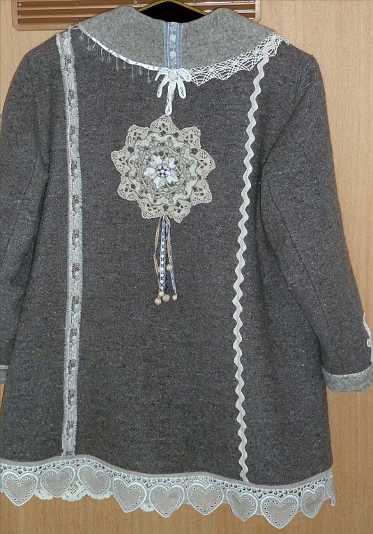 Upcycling einer alten Armeedecke – Upcycling of a Vintage Army&nbsp;Blanket