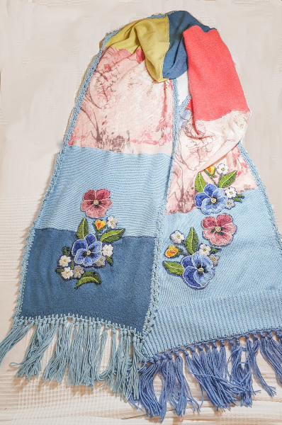 Upcycling: Ein bunter Schal – A Colourful&nbsp;Scarf